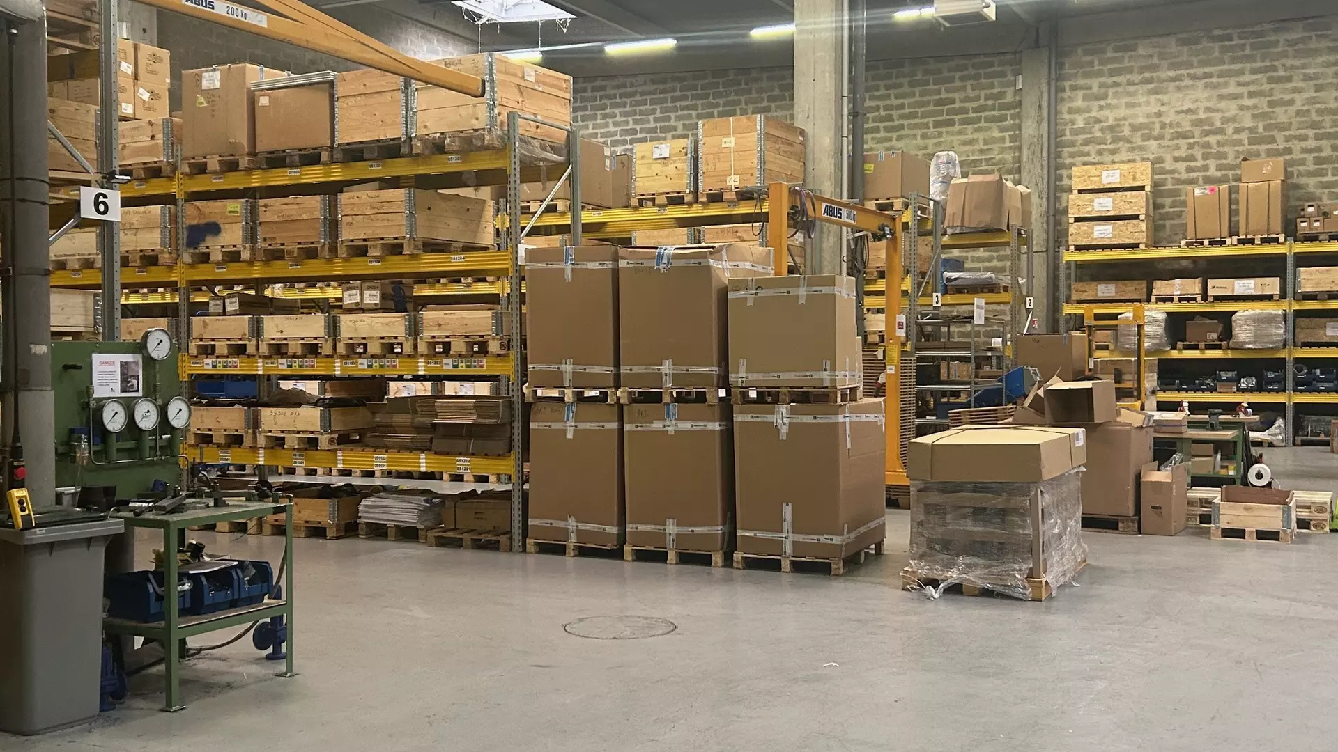 subsidiary-warehouse2-ari-france-industrial-valves-ari-armaturen